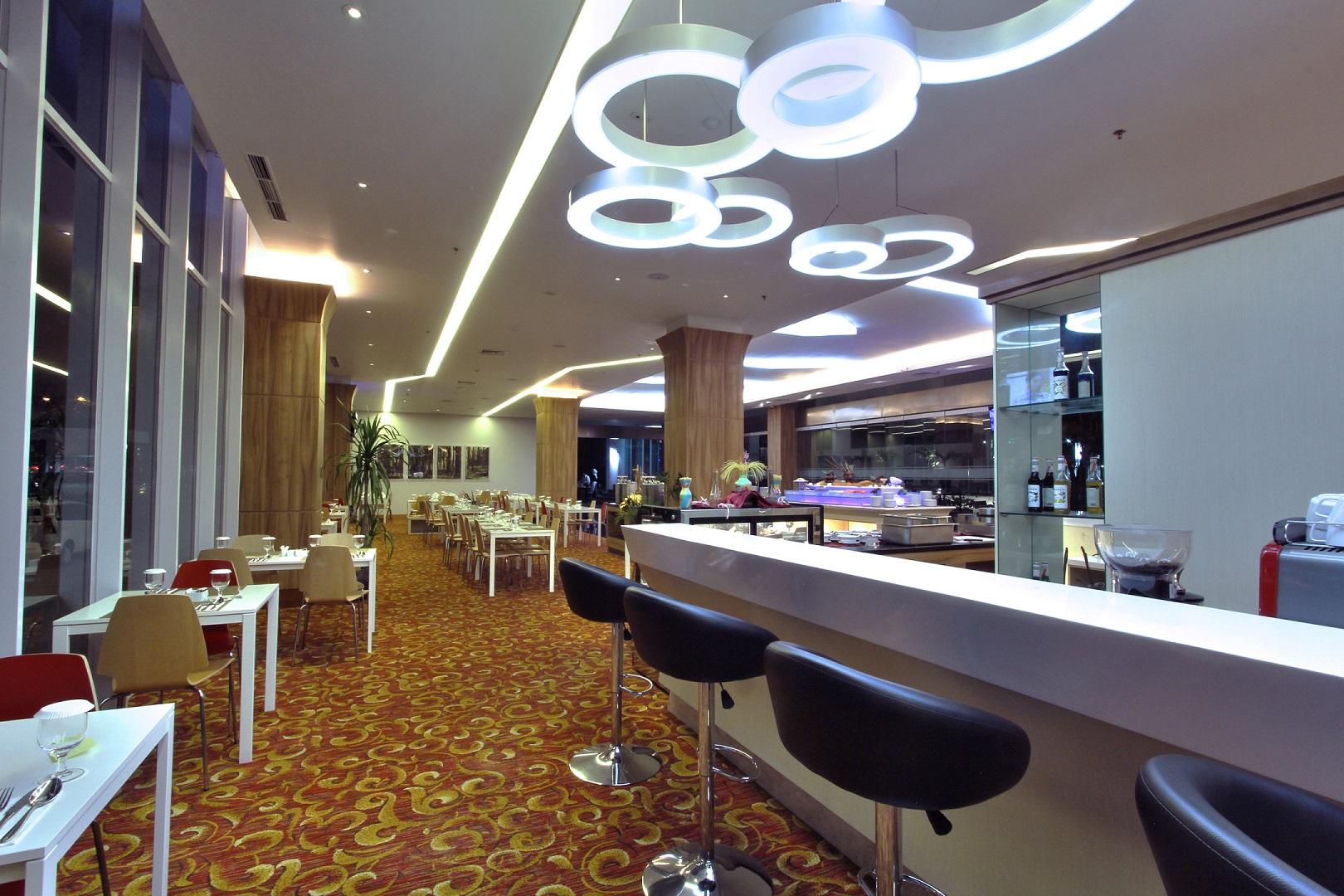 内克札万隆苏普拉曼美居酒店 外观 照片